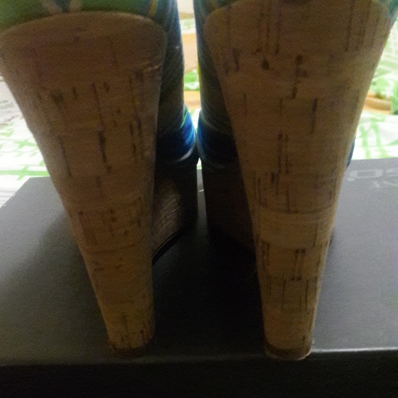 Shoes - Picture 3 of 3